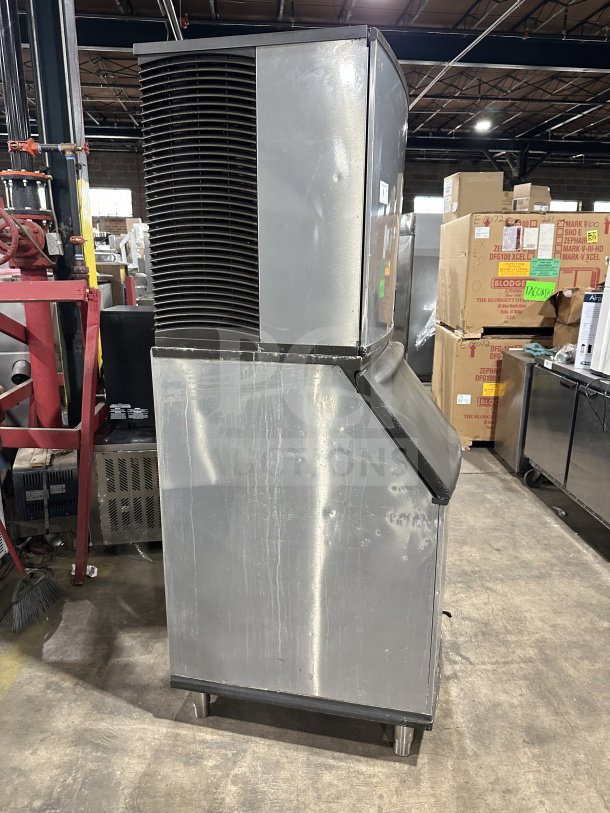 Manitowoc Indigo NXT IY1106A-261 ice maker, stainless steel, on legs, air-cooled, Energy Star Certified, 208-230V, 1 phase.
