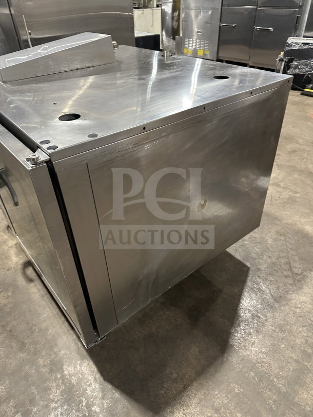 Alto Shaam 714ESG stainless steel combi oven, natural gas, view-through door, model 7.14ESG, in good condition.