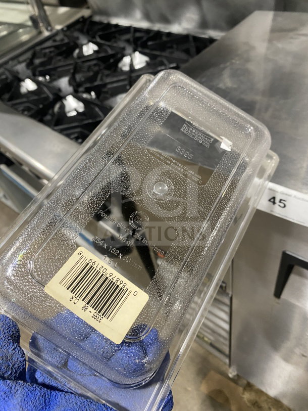 Rubbermaid Commercial Polypropylene Fourth Size Transparent Food Pan, Model 339600, in new condition with barcode tag.