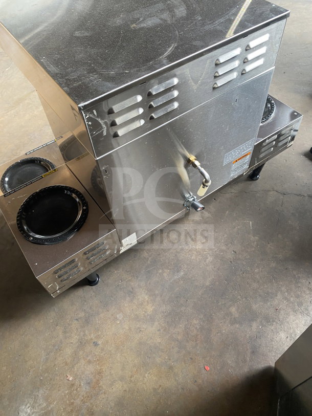 Bunn AXIOM Series Twin Coffee Brewer with 6 warming plates, hot water dispenser, stainless steel brew basket, model AXIOM 06 TWIN.