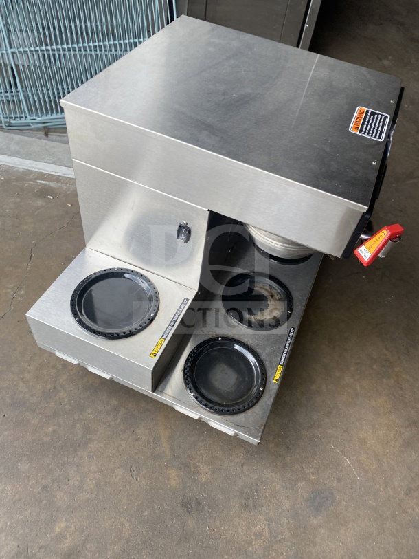 Bunn AXIOM Series twin coffee brewer, stainless steel, 6 warming plates, hot water dispenser, model AXIOM 0/6 TWIN.