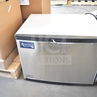 Brand new Avantco 194MCF430A ice machine, 397 lb capacity, 115V, 1 Phase, minor scratches, visible branding label.