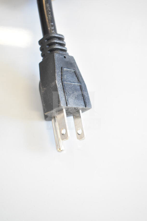 Plug for Avantco 194MCF430A ice machine, 115V, 1-phase. New condition, part of a scratch and dent item.