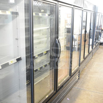 2016 True GDM-72-HC 3 Door Reach-In Cooler Merchandiser; 115 Volts, 1 Phase. Tested, working condition.