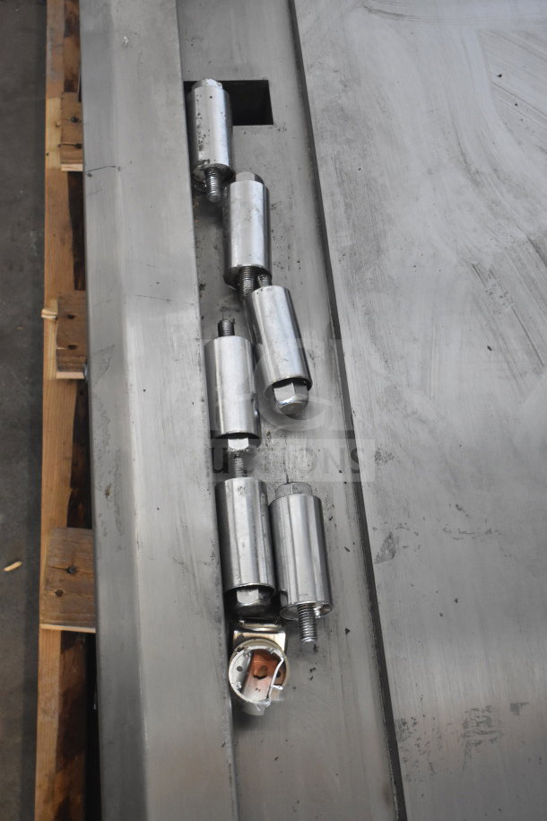 Avantco 177CAG60 commercial 60" gas griddle, scratch and dent, thermostatic controls, parts shown, stainless steel surface.
