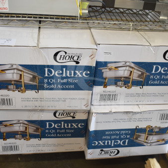 5 BRAND NEW SCRATCH AND DENT! Choice 92246320 Deluxe 8 Qt. Full Size Gold Accent Chafer. 5 Times Your Bid!