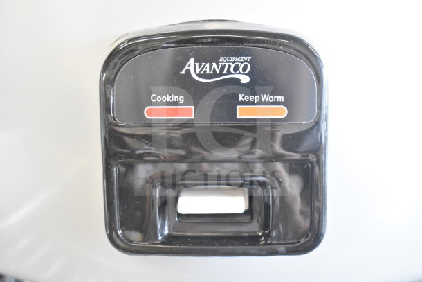 "Avantco 177RCB124 rice cooker control panel, showing Cooking and Keep Warm indicators. New condition, 240V, 1 Phase."