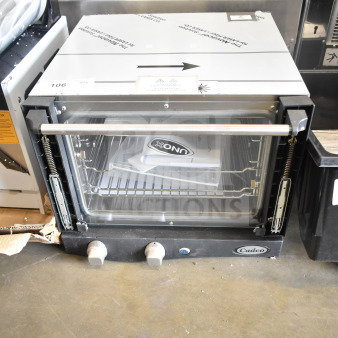 Brand new 2025 Cadco XAF003-US OV-003 Roberta countertop convection oven, 3-shelf, 120V, scratch and dent condition.