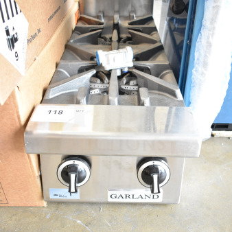 BRAND NEW SCRATCH AND DENT! Garland GTOG12-2 Liquid Propane 2 Burner 12" Countertop Range - 60,000 BTU