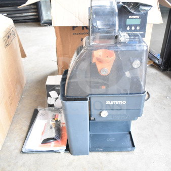 BRAND NEW Zummo Z1-NGP Z1 Nature Compact Graphite Juicer, 6 fruits/minute, 110-120V, scratch and dent condition, commercial use.