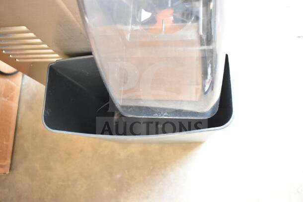 BRAND NEW Zummo Z1-NGP Nature Graphite Commercial Orange Juicer, 6 fruits/min, 110-120V, scratch and dent condition.