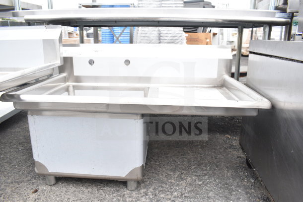 BRAND NEW Steelton 522CS11818R 18-gauge stainless steel commercial sink, 18"x18"x12" bowl, right drainboard, scratch and dent condition.