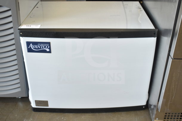 Brand new Avantco 194MCF430A commercial ice machine, full cube, 397 lb capacity, 115V, 1 Phase, minor scratches.