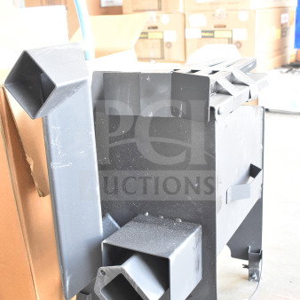 BRAND NEW Backyard Pro 4-Gallon Steel Liquid Propane Deep Fryer, 90,000 BTU, minor scratches, sturdy design.