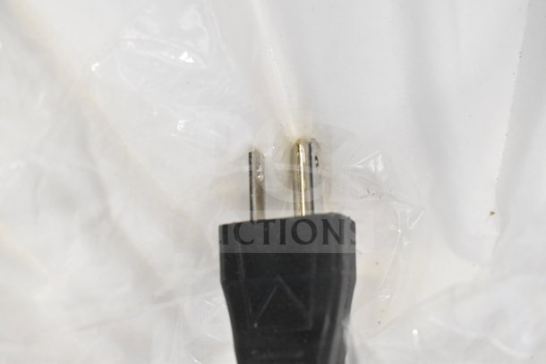 Close-up of power plug for 2026 Bunn TB3Q Iced Tea Brewer. Brand new, minor scratches. 120 Volts, 1 Phase.