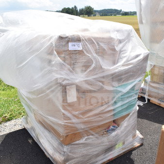 Pallet with 30 new scratch and dent items, including plates, wrapped in plastic. Auction tag attached showing lot 175.