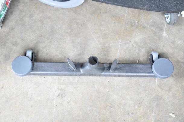 Viper SN18WD squeegee attachment for 18-gallon wet/dry vacuum. New scratch and dent condition. Durable design.