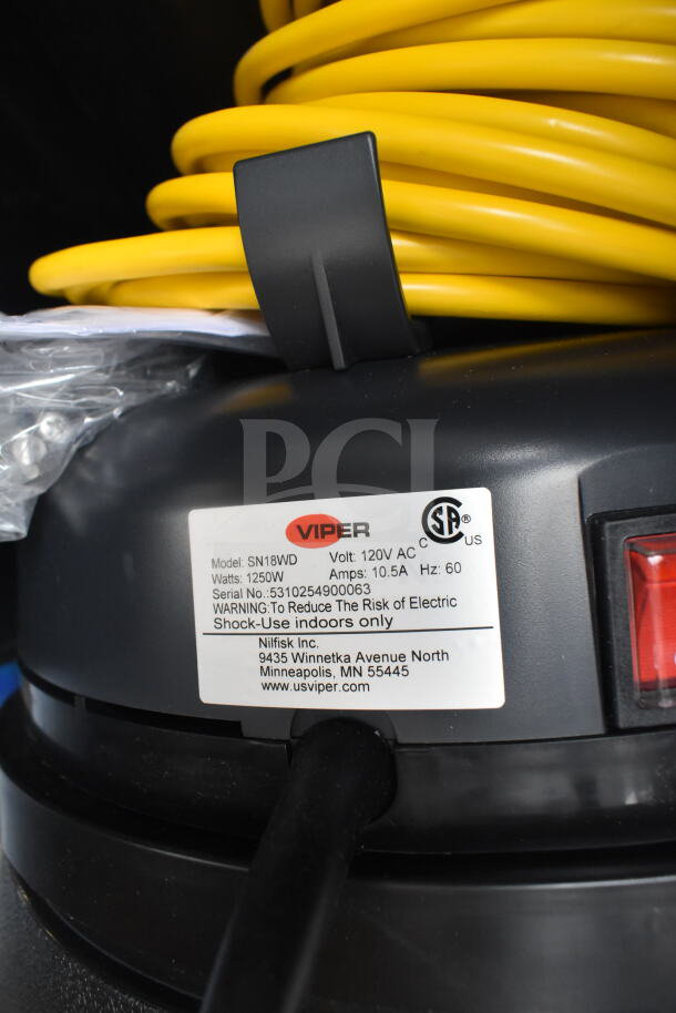 Viper SN18WD Shovelnose vacuum, 18-gallon, 120V, 1250W, with squeegee and tool kit. New with scratch/dent. Model label shown.