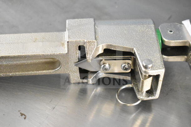 BRAND NEW Monix Garde XL CONSFNB #10 NSF Manual Can Opener. Heavy-duty, scratch and dent condition. Model 181CONSFNB.