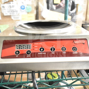 Brand new Avantco 177IWC35 countertop wok induction range. Features digital display, power level, temp controls. Scratch and dent condition.