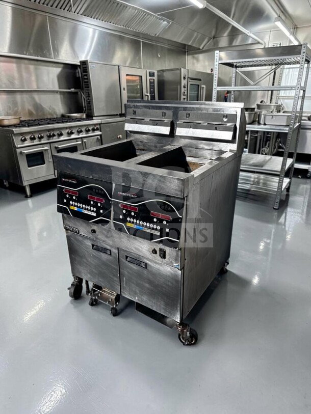 Henny Penny EEG242.0_NAT 2-Well Gas Fryer, 60 lb capacity, excellent condition, ENERGY STAR rated, fully tested.