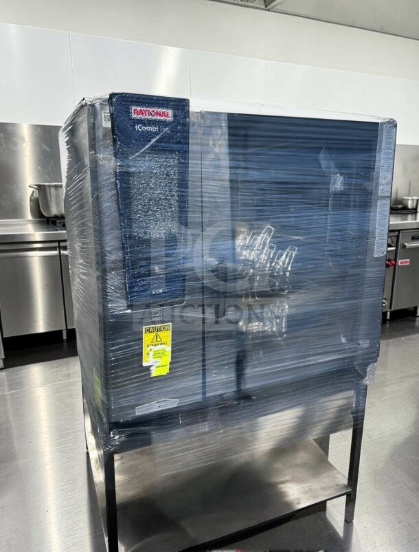 Rational iCombi Pro LM100EG.AX combi oven, 6-pan, half-size, natural gas, fully tested, top-tier condition, wrapped for protection.
