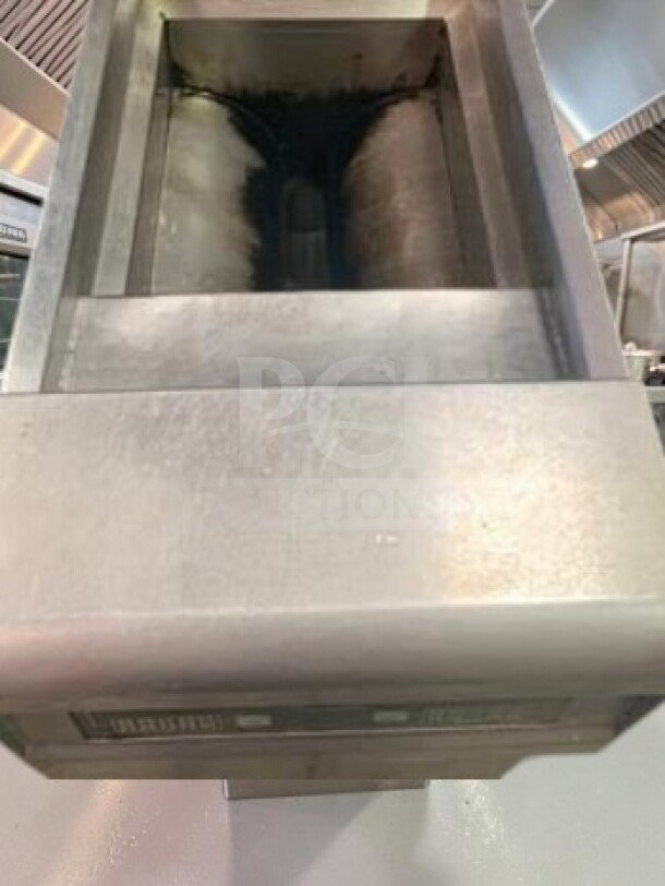 Frymaster PMJ135ESD natural gas open fryer, 40 lb capacity, NSF certified, first-class condition, fully tested.