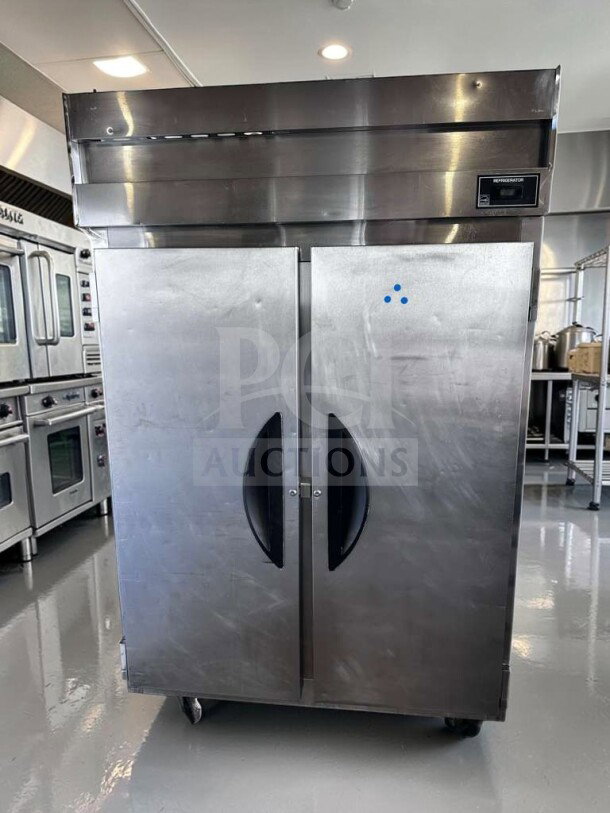 Victory VR-2 V-Series 2 Door Commercial Refrigerator, stainless steel, prime condition, fully tested, VIC-L-REF-0957.