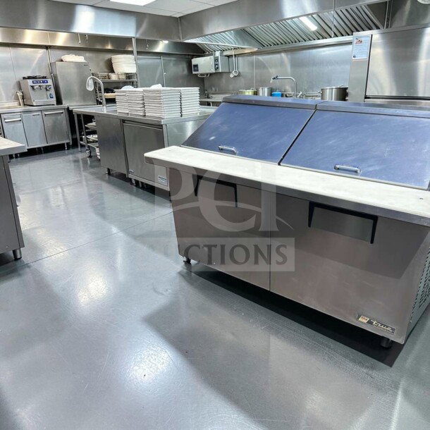 True TSSU-60-24M-B-ST-HC refrigerated sandwich prep table, 60", 2-door, stainless steel, elite condition, fully tested.