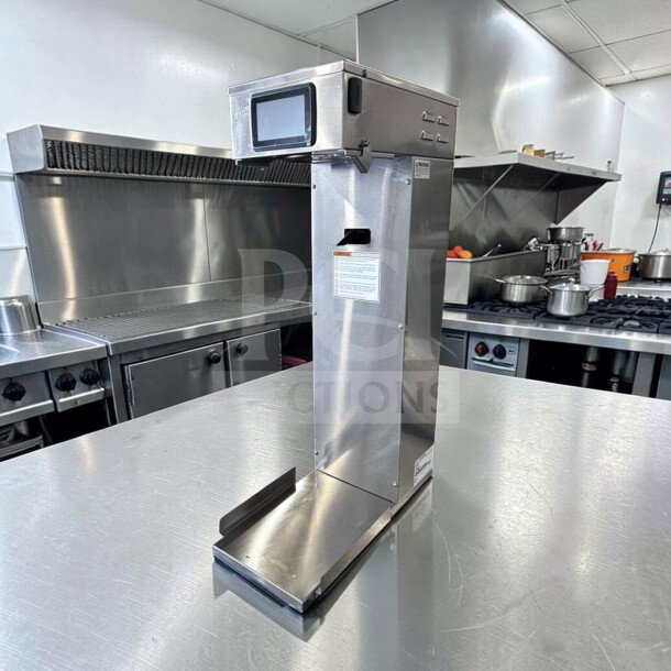 Wilbur Curtis G4TB commercial tea brewer, immaculate condition, 3-5 gallon capacity, digital control, stainless steel.