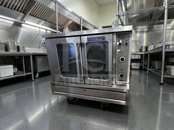 U.S. Range Sunfire SDG-1 commercial gas convection oven in exceptional condition, single deck, natural gas, fully operational.