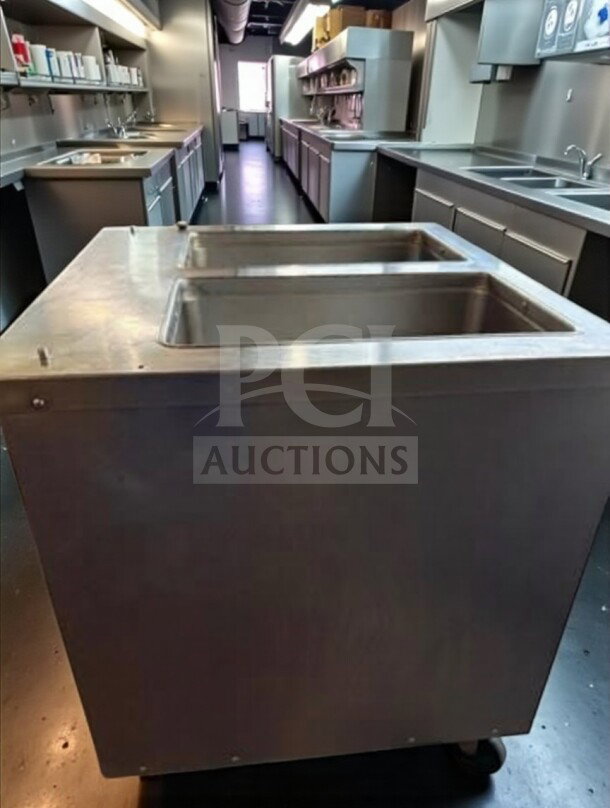 Randell 3612 33" commercial electric 2-well hot food steam table in stainless steel. Superior condition, NSF listed, 120V.