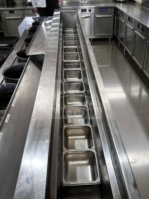 Stainless steel commercial wok system with refrigerated top, in immaculate condition. Gas-operated, fully tested.