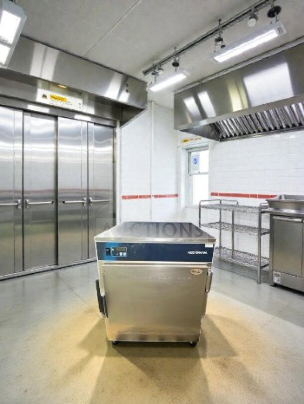 Alto-Shaam 750-S Stainless Steel Mobile Halo Heat Holding Cabinet, holds 10 full-size pans, 120V, UL Listed, fully tested.