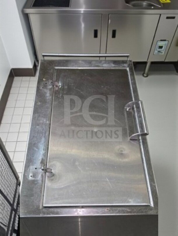 Hyginix STANDARD 40 Gallon Mobile Fog/Soak Tank, stainless steel, 120V, 1000W. UL Listed, first-class condition, tested operational.