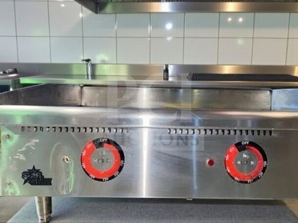 Star 536TGF electric countertop griddle in superb condition, featuring thermostatic controls, 1" steel plate, tested and operational.