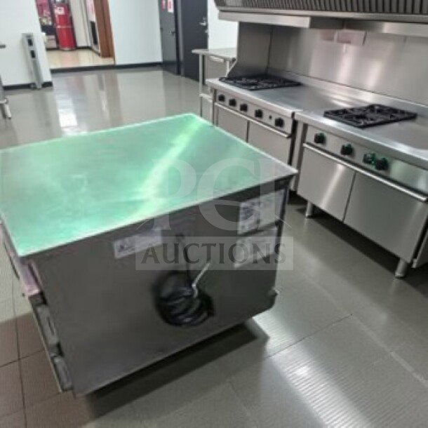 Remarkable condition FWE HLC-1826-4(A) countertop insulated heated holding cabinet, 4 pan capacity, 120V, fully tested.