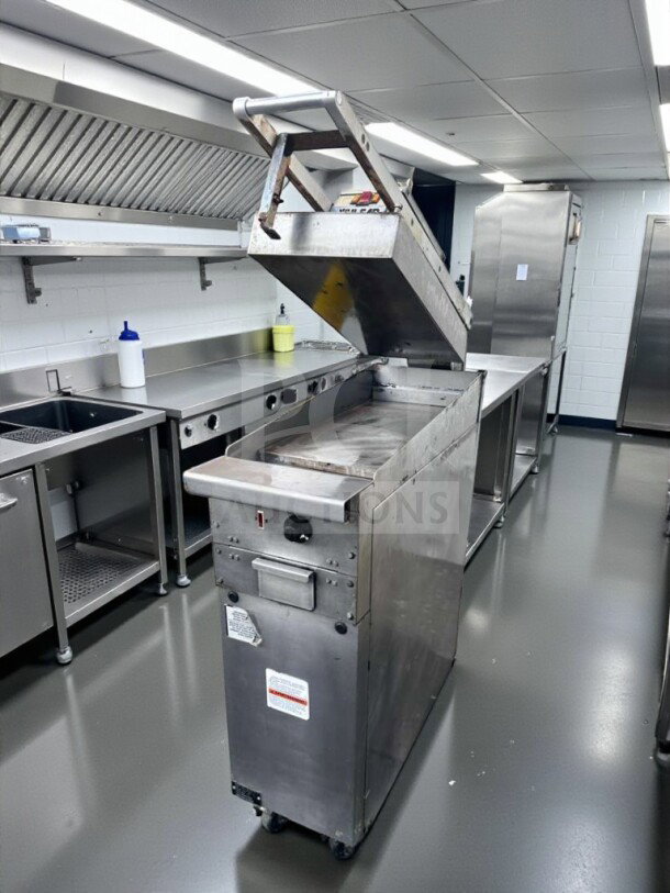 Vulcan EV12-12G208NDLS-S4 commercial electric cooking unit, stainless steel, excellent condition, 208V, 3.4 kW, tested.