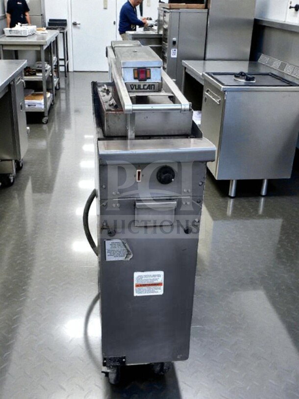 Stainless steel Vulcan EV12-12G208NDLS-S4 electric countertop cooking unit in outstanding condition; fully tested, operational.
