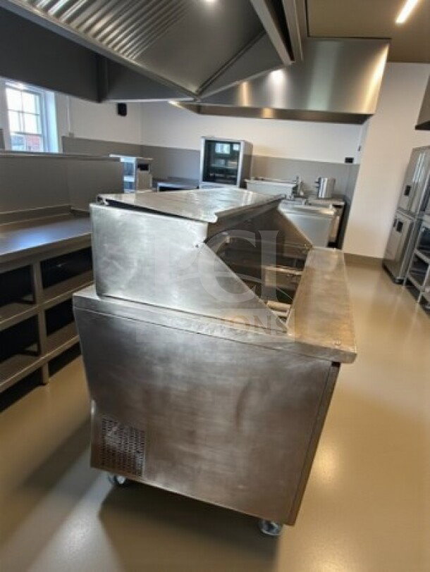 Randell 9040K-7 stainless steel refrigerated prep table, 60", excellent condition, NSF/UL listed, 14.67 Cu. Ft., fully tested.
