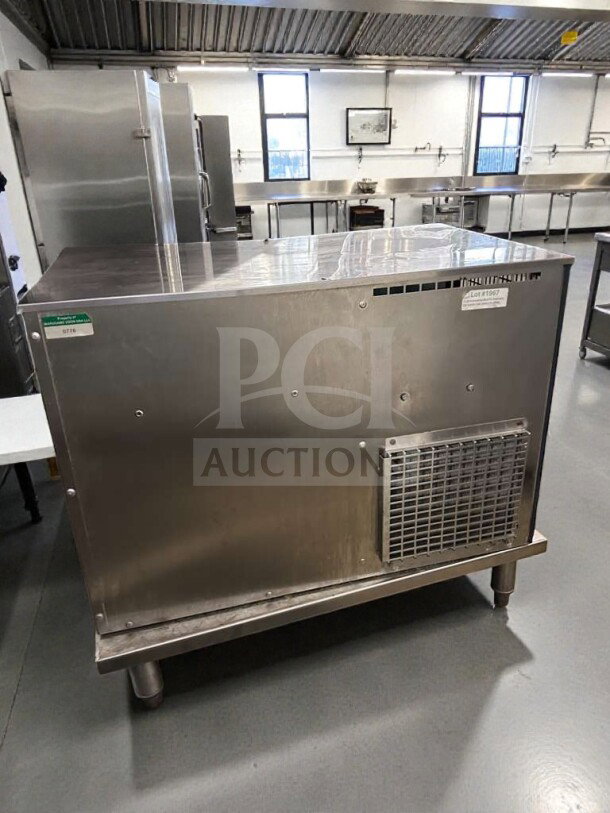Manitowoc Multiplex S-180-04 ice and beverage dispenser, premium condition, stainless steel, UL listed, fully tested, 120V.