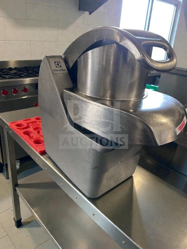 Robot Coupe TRS 22 commercial food processor, premium condition, heavy-duty, fully tested, on stainless steel countertop.