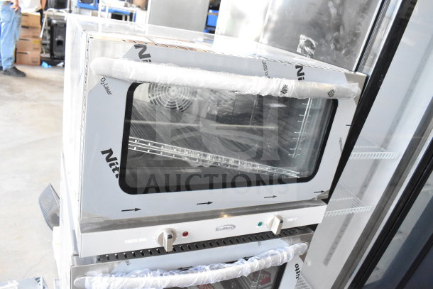 BRAND NEW KoolMore KM-CTCO-15, 23" countertop convection oven. Features 4 racks, 1600W power, minor scratches on surface.