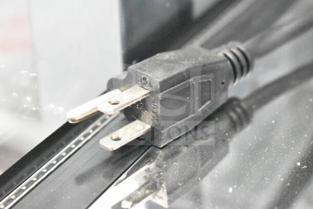 Black power plug for KoolMore Commercial Countertop Display Case, 115 volts, 1 phase. Scratch and dent condition.
