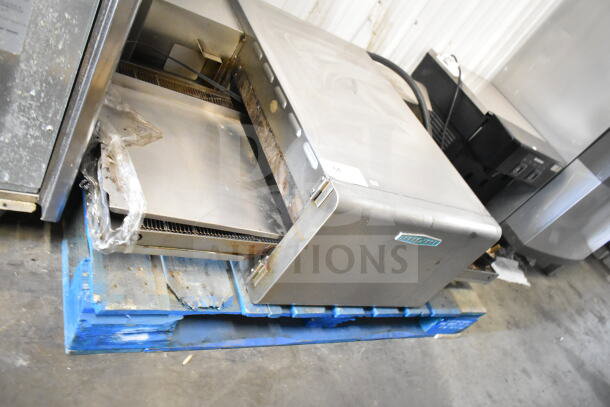 Turbochef commercial countertop electric conveyor rapid cook oven on pallet. 208/240V, visible wear, label intact.