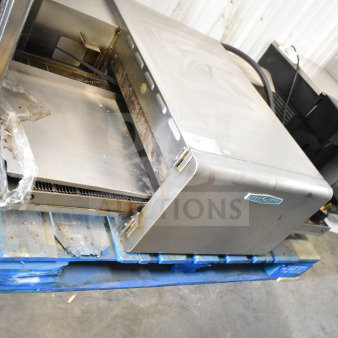 Turbochef commercial countertop electric conveyor rapid cook oven on pallet. 208/240V, visible wear, label intact.