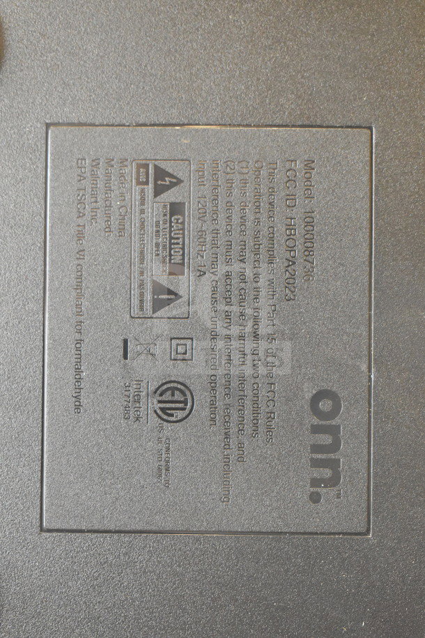 Onn Large Party Speaker, Model 100087619. Features include 120V input, made in China. Display in store bundle, like-new condition.