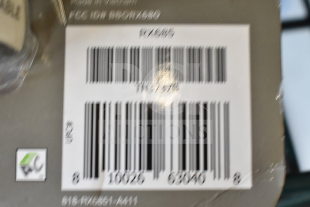 Barcode label with product code FX685 and FCC ID: BBQRX680 on packaging. Made in Vietnam.