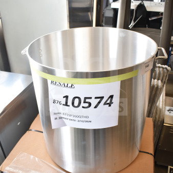BRAND NEW Choice 471SP160QTHD 160 Qt. Aluminum Stock Pot, heavy weight, minor cosmetic flaws, resale tag visible.