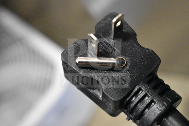 Close-up of a power plug for the ServIt 423FW200D dual well electric countertop food warmer.